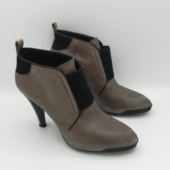 Tod's Taupe Leather Ankle Boots Made In Italy - Picture 1 of 14